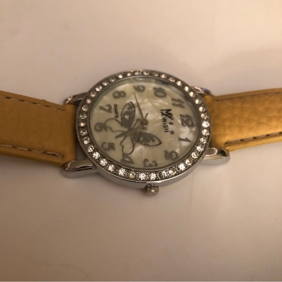 Quartz - Butterfly Watch (My Wish) EUC - Picture 9 of 14